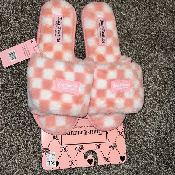 juicy couture slippers nwt but one slipper broke off the packaging - Picture 2 of 5